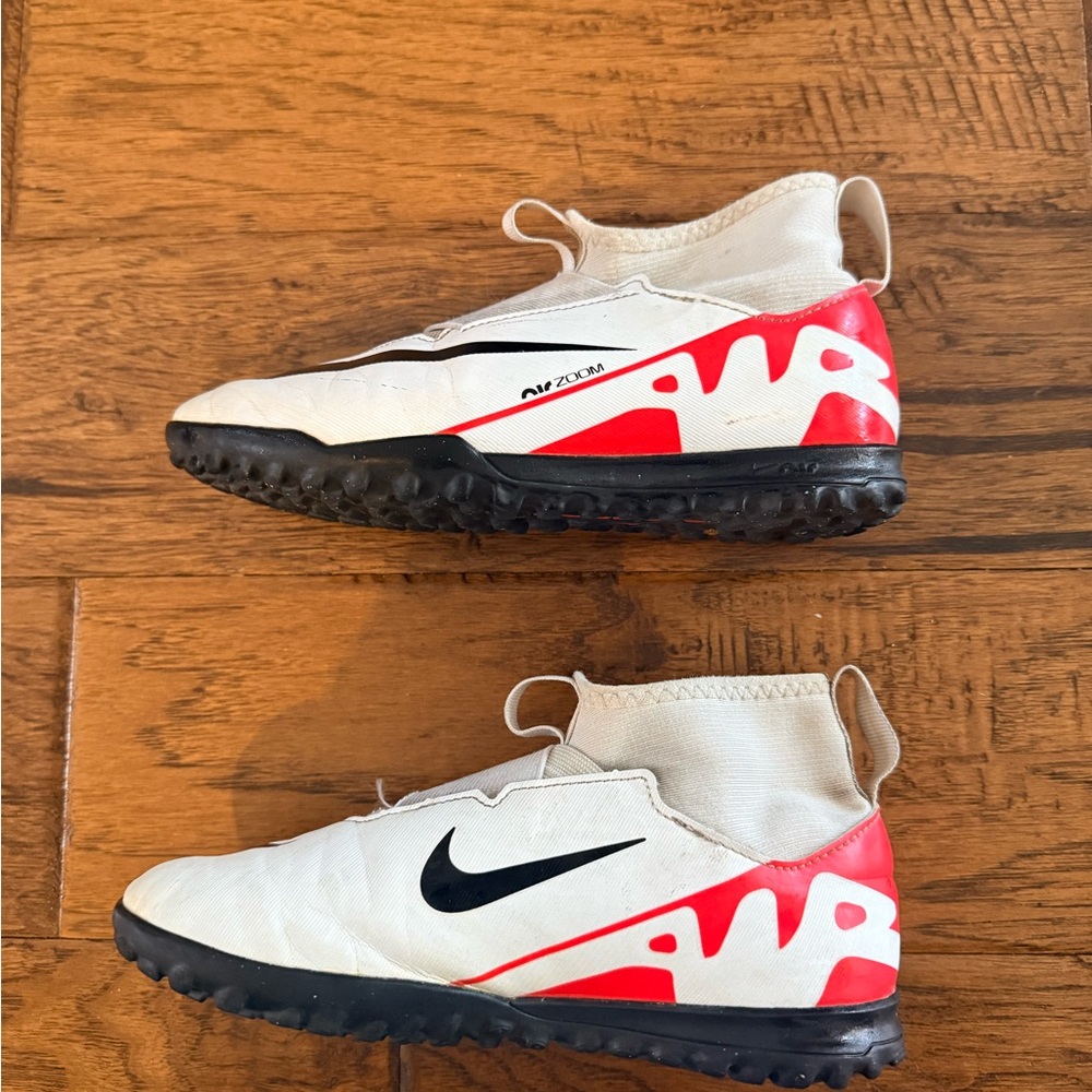 Nike Youth Jr Superfly Zoom Kids White and Red Low-Profile Turf Sneakers